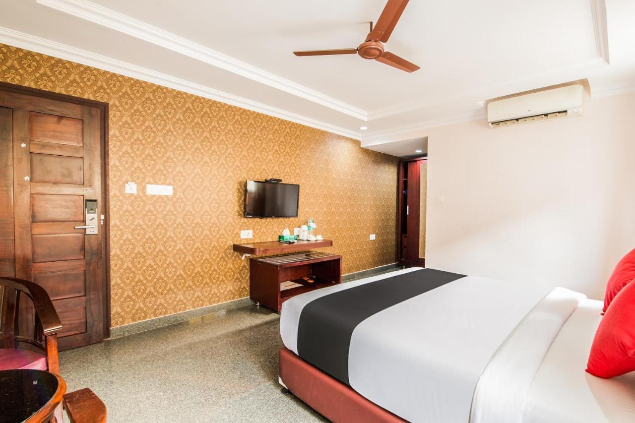 Hotel Capital O 22439 Ratna Forever Karkal Exterior foto