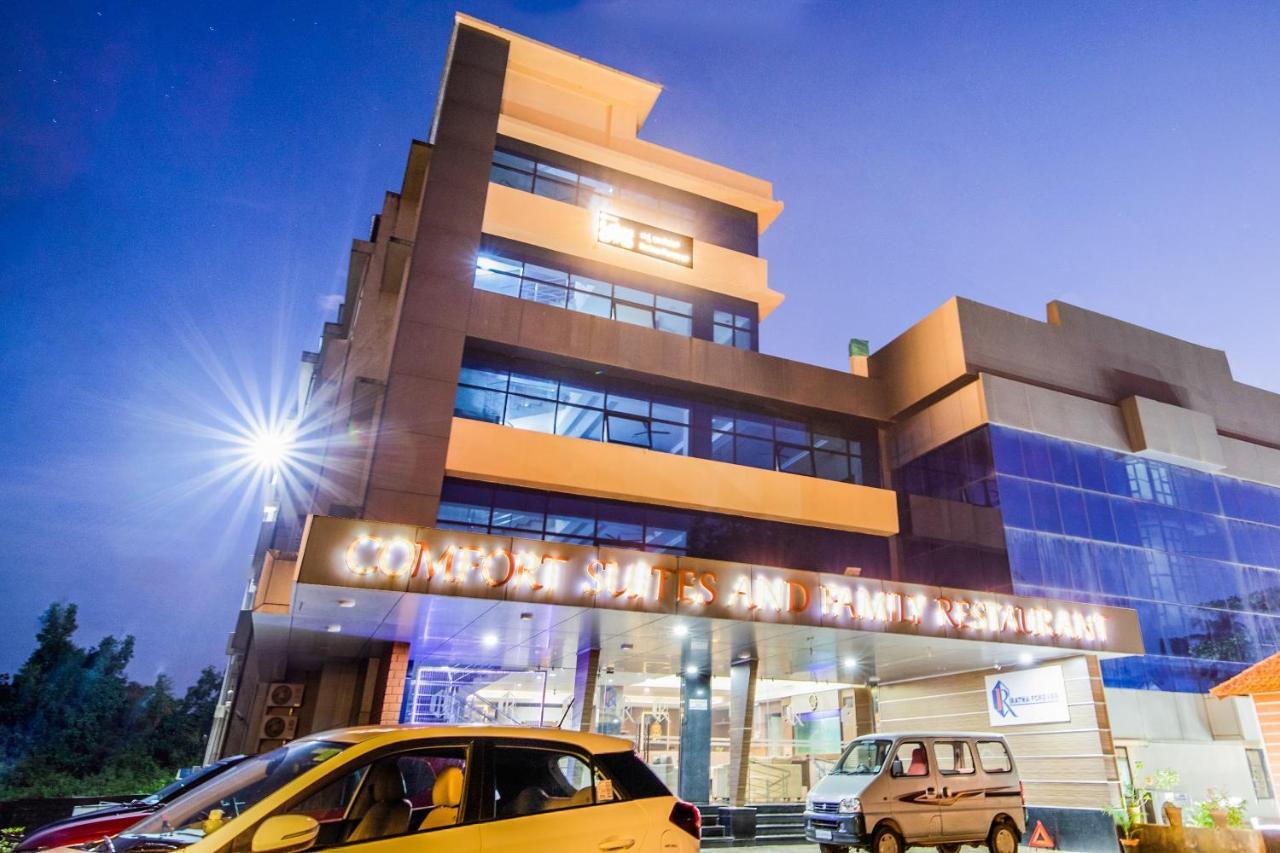 Hotel Capital O 22439 Ratna Forever Karkal Exterior foto
