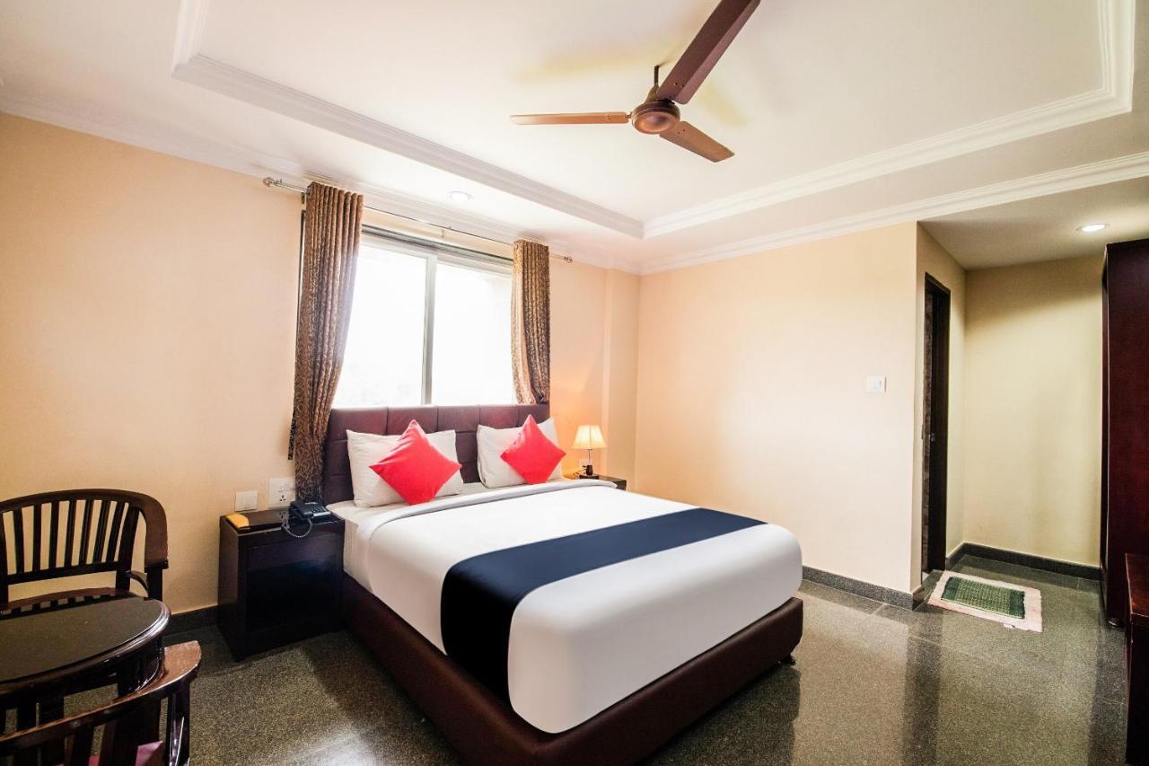 Hotel Capital O 22439 Ratna Forever Karkal Exterior foto